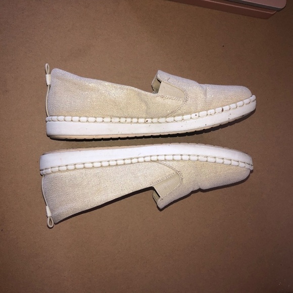 CLOUDSTEPPERS BY CLARKS Sneaker Women's Size 9 Metallic Gold Cushion Slip On - Picture 9 of 10